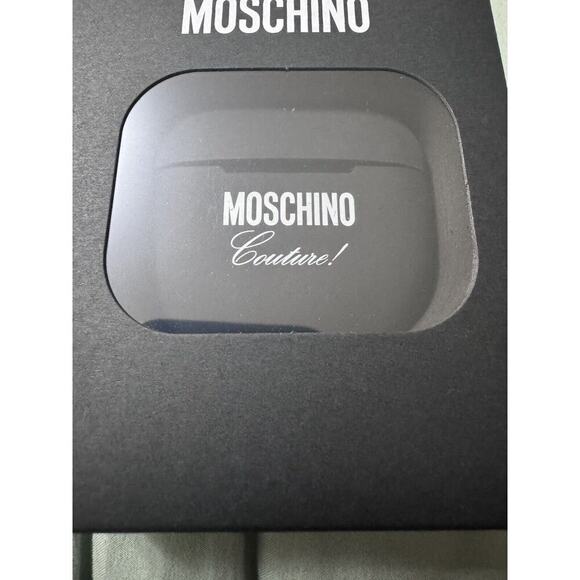 Moschino Couture! Air Pod Pro Case - Picture 2 of 4